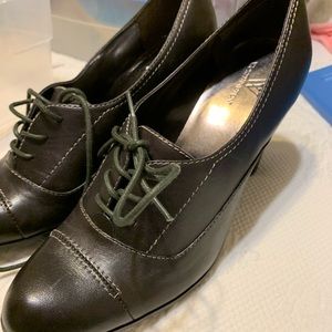 Brown vintage style heels